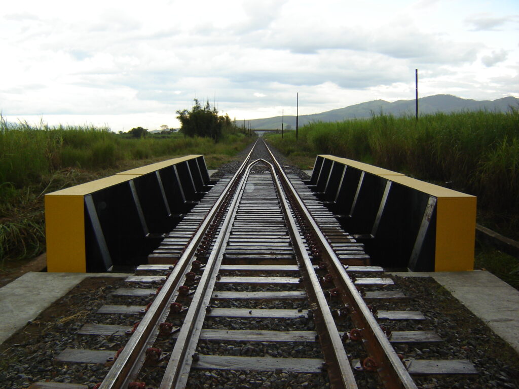 Manutenção de ponte ferroviária