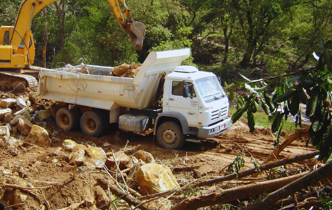 DEMOLIÇÃO E RECONSTRUÇÃO DE PONTE - Papagaios - MG - 2