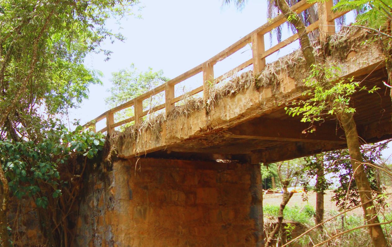 DEMOLIÇÃO E RECONSTRUÇÃO DE PONTE - Papagaios - MG - 3